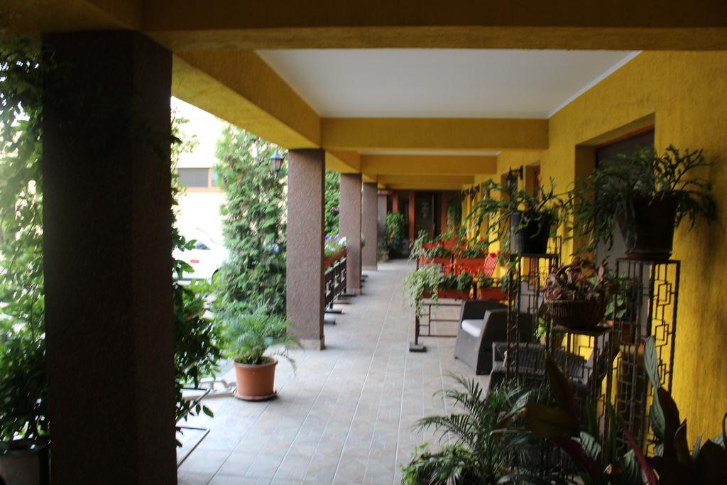 Motel Select Сату-Маре Екстер'єр фото