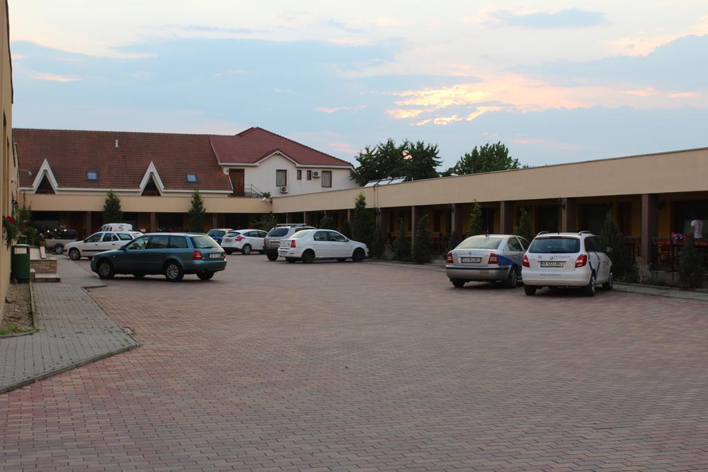 Motel Select Сату-Маре Екстер'єр фото
